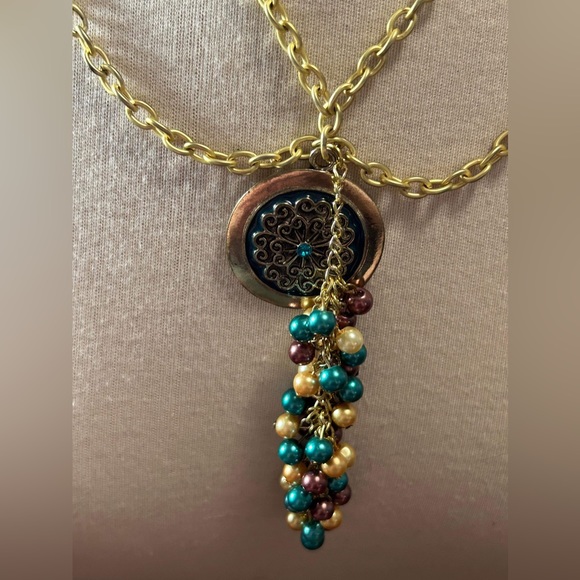 NWOT Gold Tone With Bead Charm and Hummingbird Clasp - Picture 4 of 5